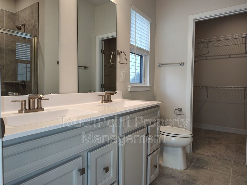 New Build Townhome located in the Southrail Station! property image
