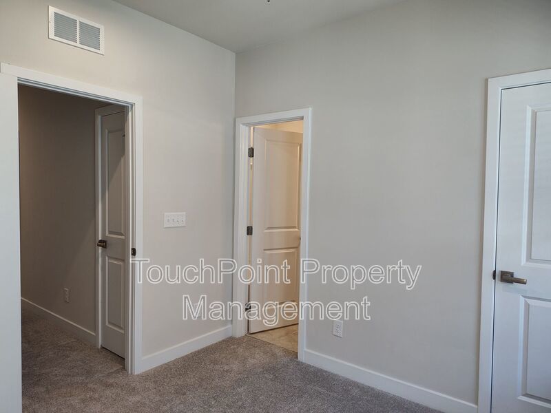 New Build Townhome located in the Southrail Station! property image