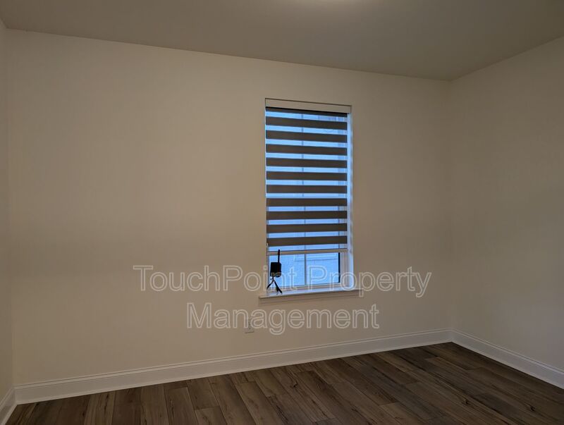 Beautiful End Unit Townhome in the Alexander Providence Community! property image