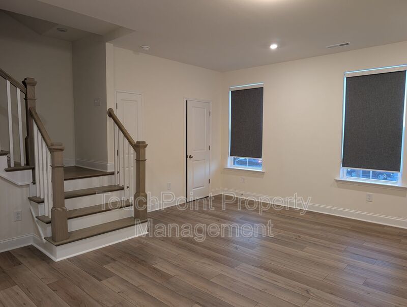 Beautiful End Unit Townhome in the Alexander Providence Community! property image