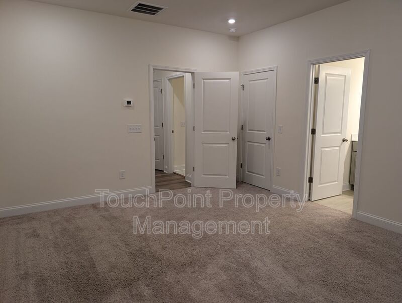 Beautiful End Unit Townhome in the Alexander Providence Community! property image