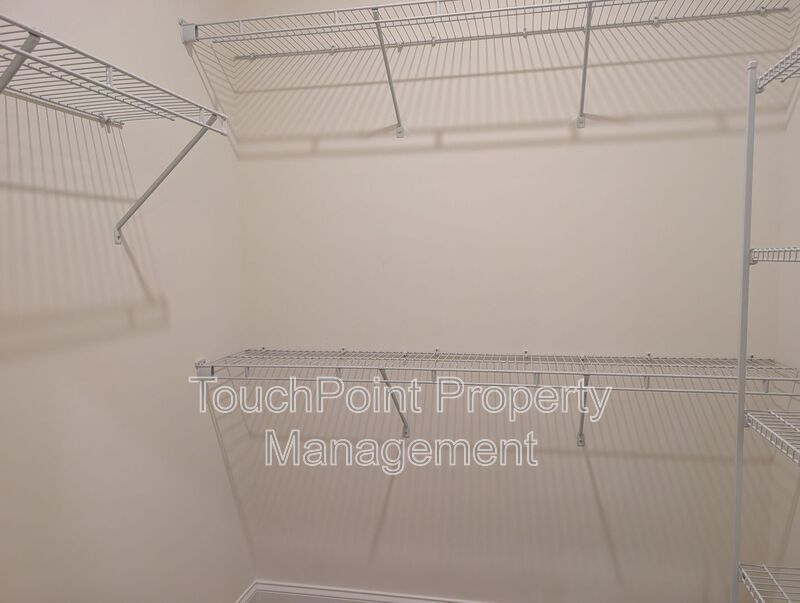 Beautiful End Unit Townhome in the Alexander Providence Community! property image