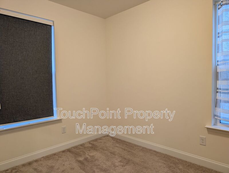 Beautiful End Unit Townhome in the Alexander Providence Community! property image