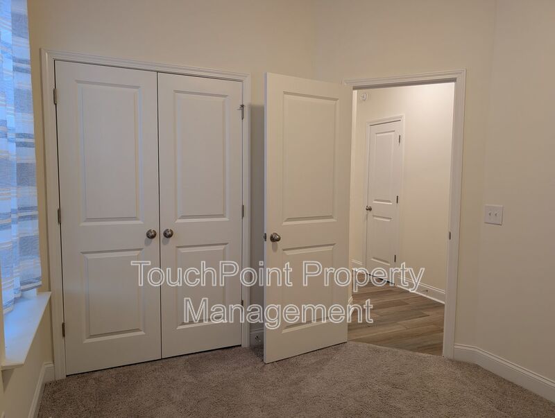 Beautiful End Unit Townhome in the Alexander Providence Community! property image