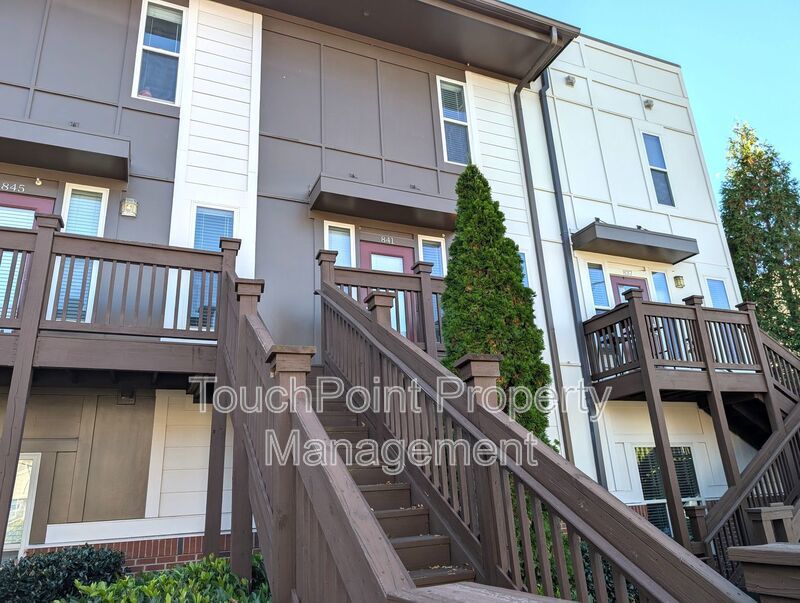 Beautiful, 3 bed, 2 bath Townhome Located in the Seigle Point Community! property image