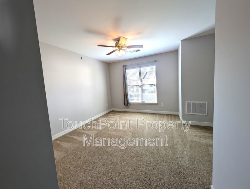 Beautiful, 3 bed, 2 bath Townhome Located in the Seigle Point Community! property image