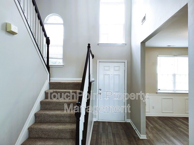 Gorgeous 2 Story Home located in the Hamilton Green Community! property image