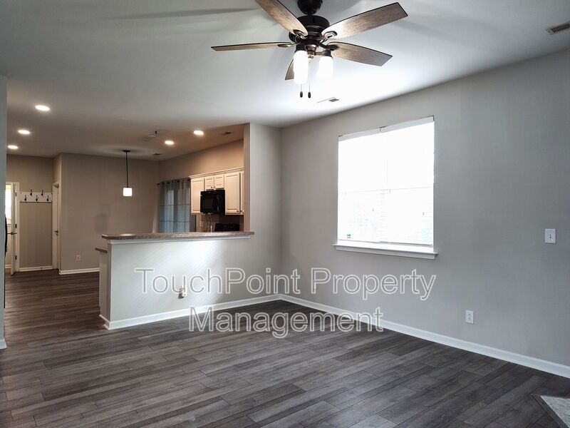 Gorgeous 2 Story Home located in the Hamilton Green Community! property image