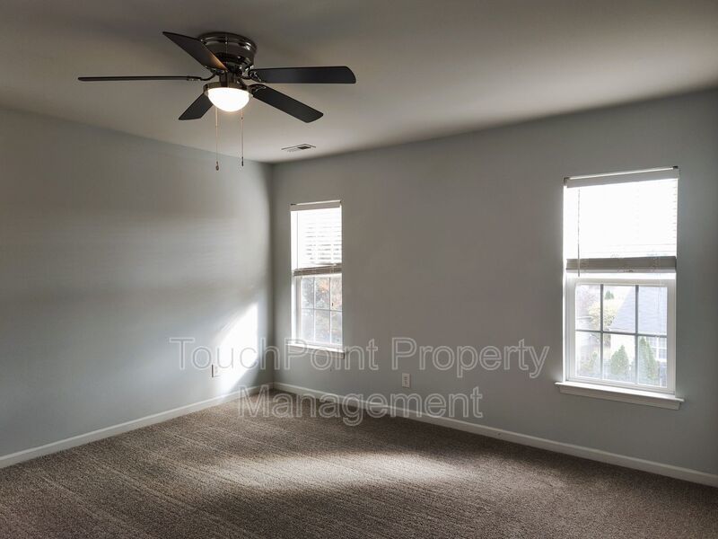 Gorgeous 2 Story Home located in the Hamilton Green Community! property image