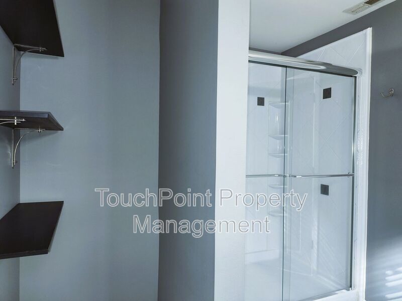 Gorgeous 2 Story Home located in the Hamilton Green Community! property image