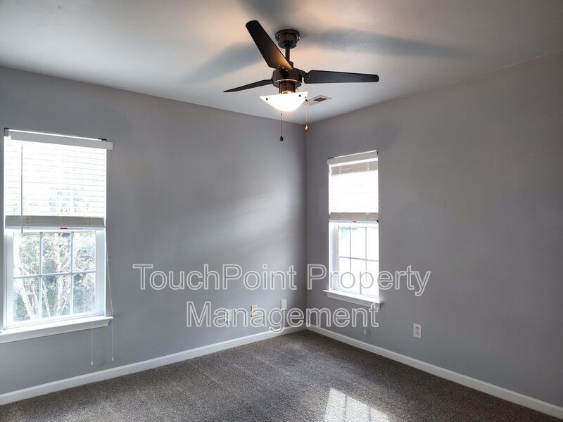 Gorgeous 2 Story Home located in the Hamilton Green Community! property image