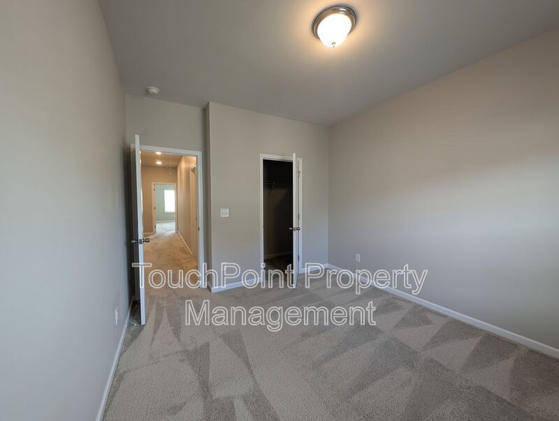 Gorgeous 3 beds, 2.5 bath home located in Harmony at Matthews! property image