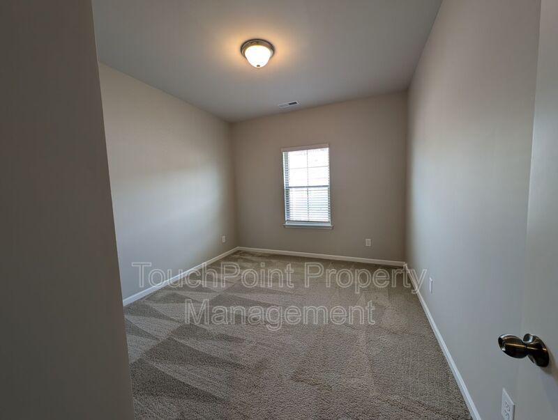 Gorgeous 3 beds, 2.5 bath home located in Harmony at Matthews! property image