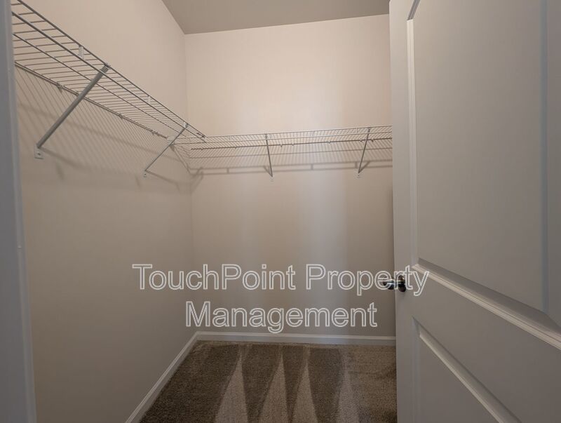 Gorgeous 3 beds, 2.5 bath home located in Harmony at Matthews! property image