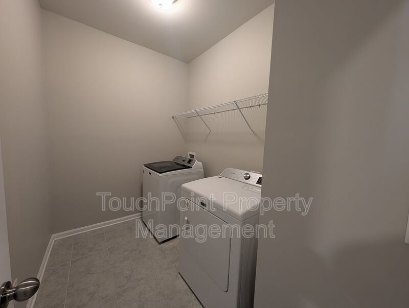 Gorgeous 3 beds, 2.5 bath home located in Harmony at Matthews! property image