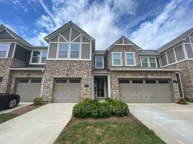 Pristine Townhome located in Stonehaven at Berewick! property image