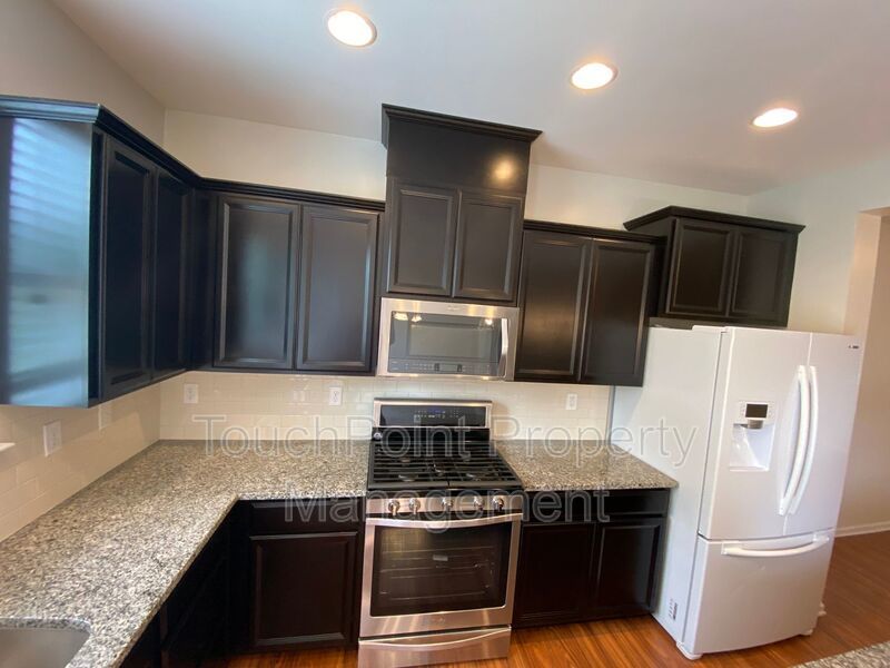 Pristine Townhome located in Stonehaven at Berewick! property image