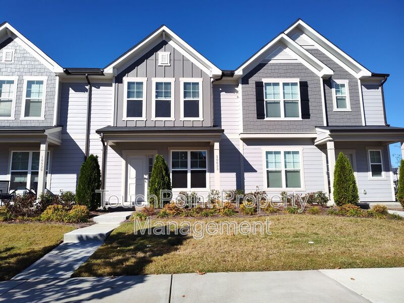 New Build Townhome located in the Pringle Towns Community! property image