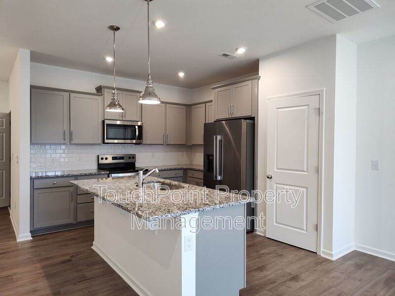 New Build Townhome located in the Pringle Towns Community! property image