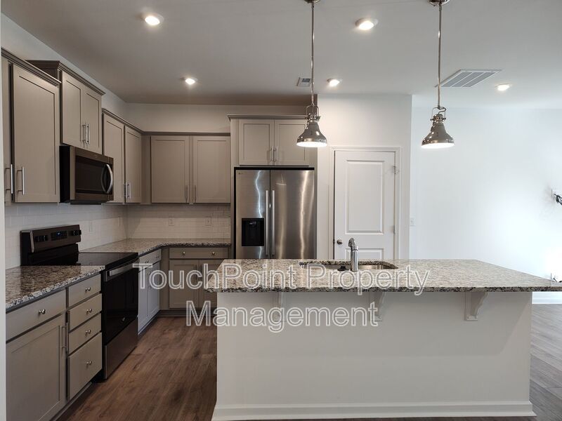 New Build Townhome located in the Pringle Towns Community! property image