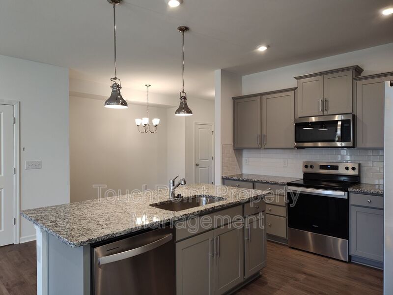 New Build Townhome located in the Pringle Towns Community! property image