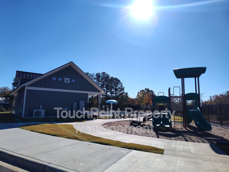 New Build Townhome located in the Pringle Towns Community! property image