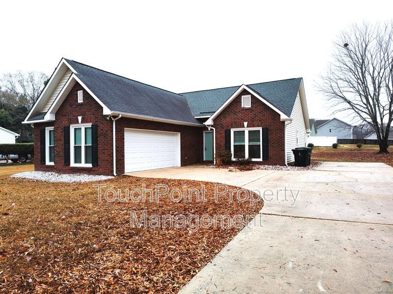 Pristine, Ranch Style Home Located in the Clubview Acres Community in Monroe property image