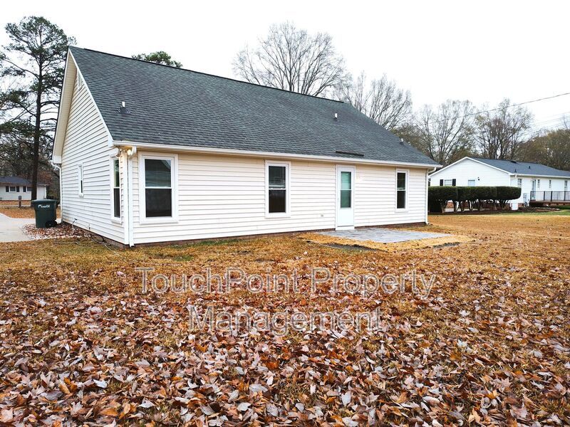 Pristine, Ranch Style Home Located in the Clubview Acres Community in Monroe property image