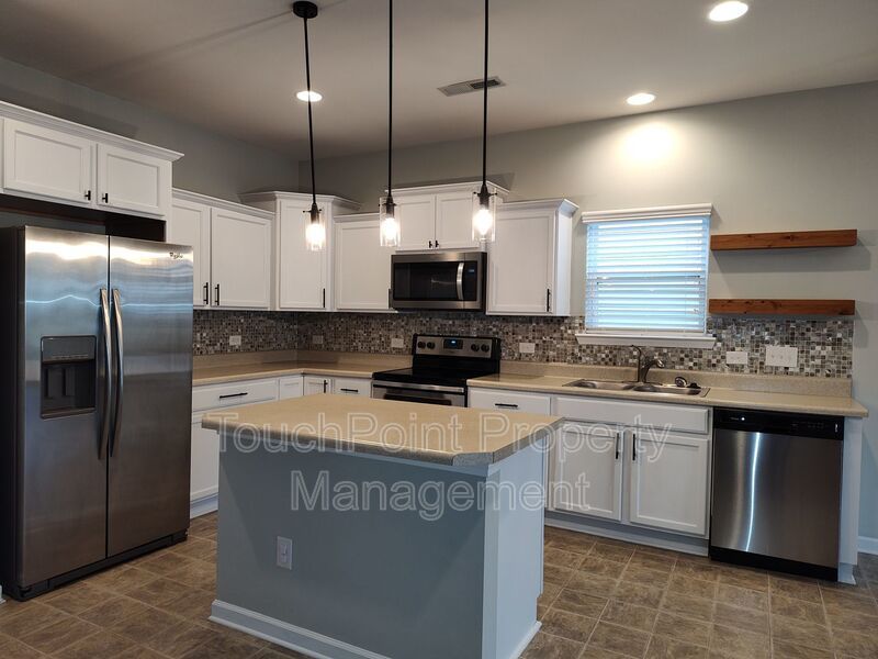 Beautiful Ranch Style home located in the Creekshire Village community! property image