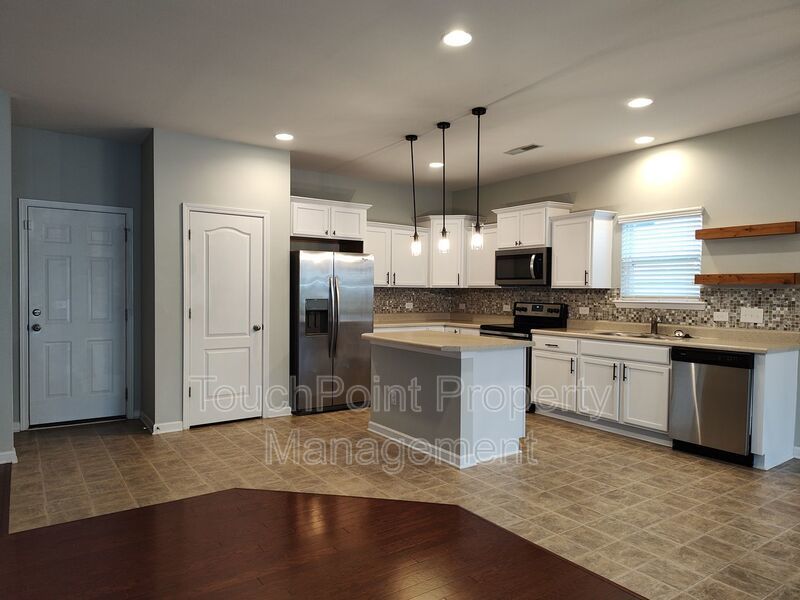 Beautiful Ranch Style home located in the Creekshire Village community! property image