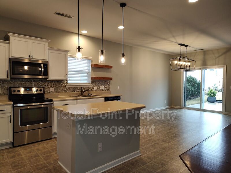 Beautiful Ranch Style home located in the Creekshire Village community! property image