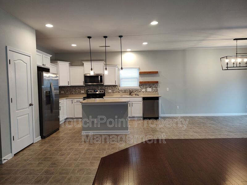 Beautiful Ranch Style home located in the Creekshire Village community! property image