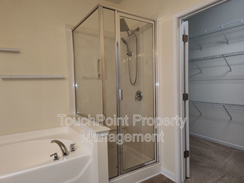 Beautiful Ranch Style home located in the Creekshire Village community! property image