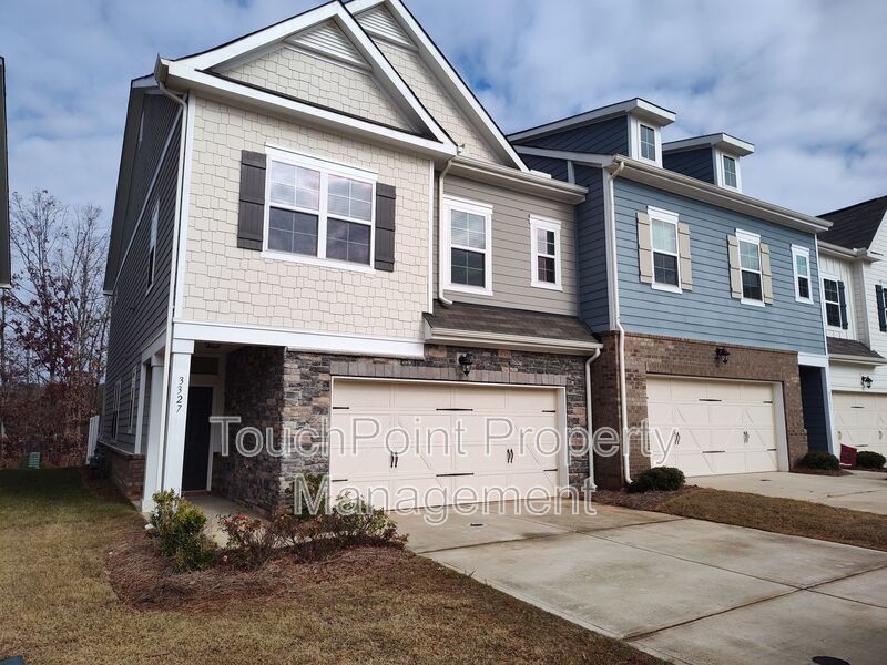 Beautiful end-unit 3 bedroom, 2.5 bath Townhome located in the Harmony community in Matthews! property image