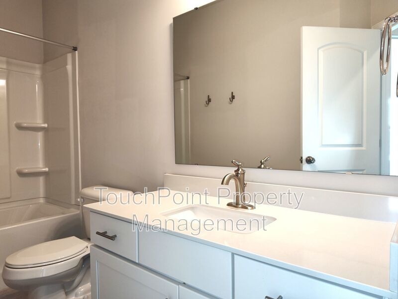 Beautiful end-unit 3 bedroom, 2.5 bath Townhome located in the Harmony community in Matthews! property image