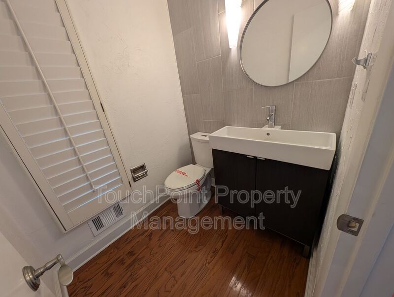 Charming 4 bedroom, 2.5 bath home located in the Raintree Community! property image