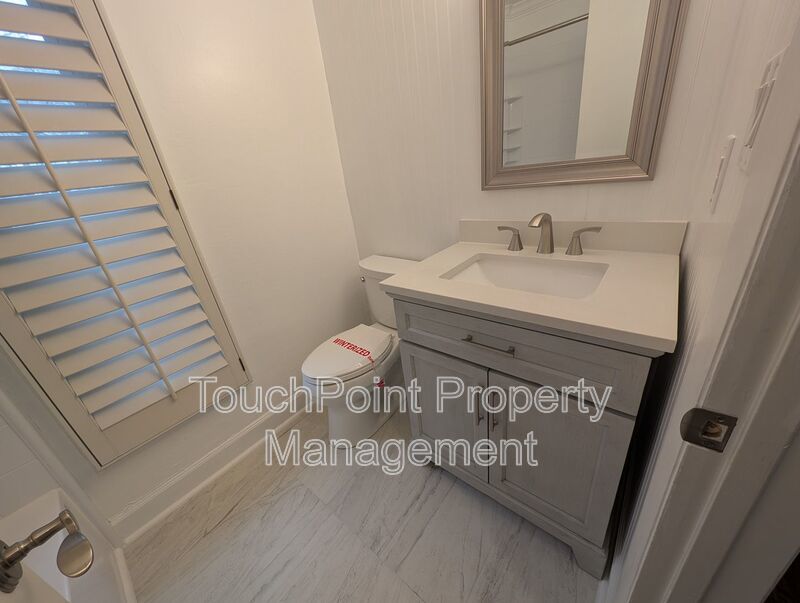 Charming 4 bedroom, 2.5 bath home located in the Raintree Community! property image