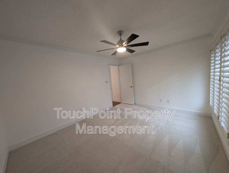 Charming 4 bedroom, 2.5 bath home located in the Raintree Community! property image