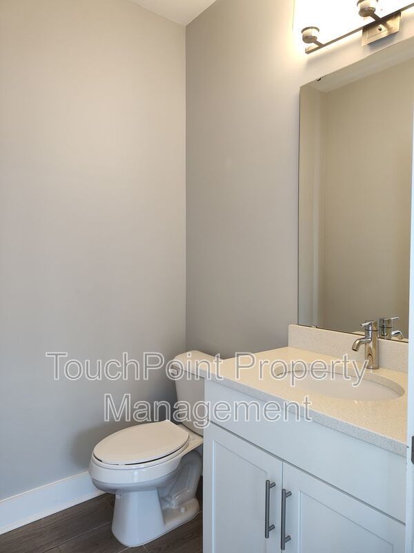 End-unit Townhome located in Peridoe on the Greenway! property image
