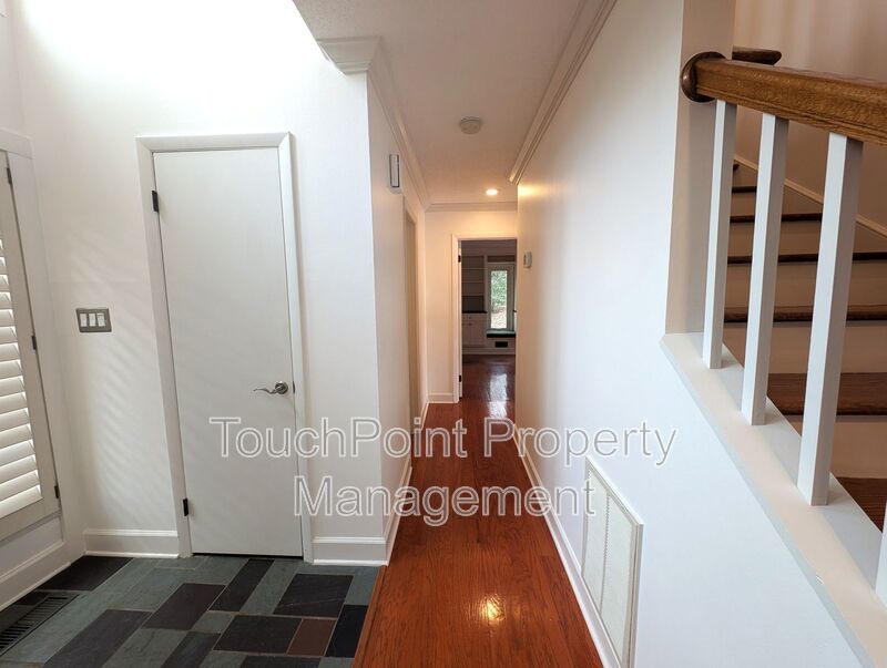 Charming 4 bedroom, 2.5 bath home located in the Raintree Community! property image