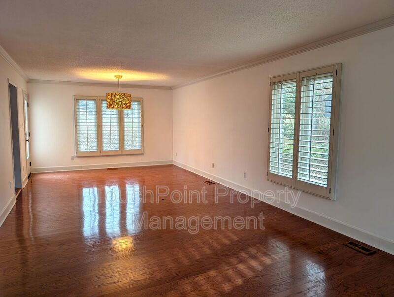 Charming 4 bedroom, 2.5 bath home located in the Raintree Community! property image