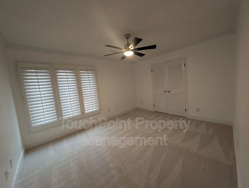 Charming 4 bedroom, 2.5 bath home located in the Raintree Community! property image