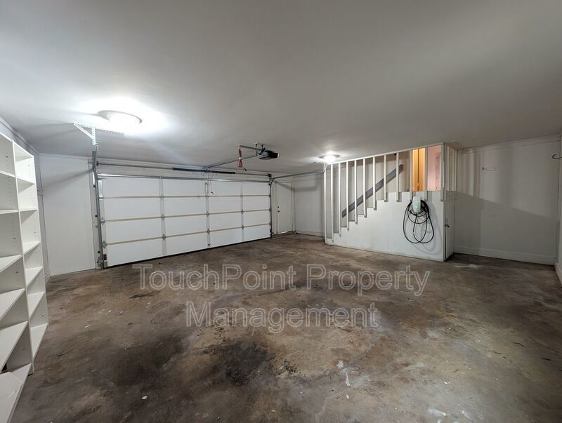 Charming 4 bedroom, 2.5 bath home located in the Raintree Community! property image