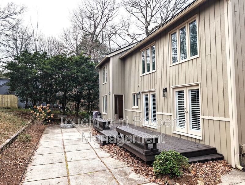 Charming 4 bedroom, 2.5 bath home located in the Raintree Community! property image