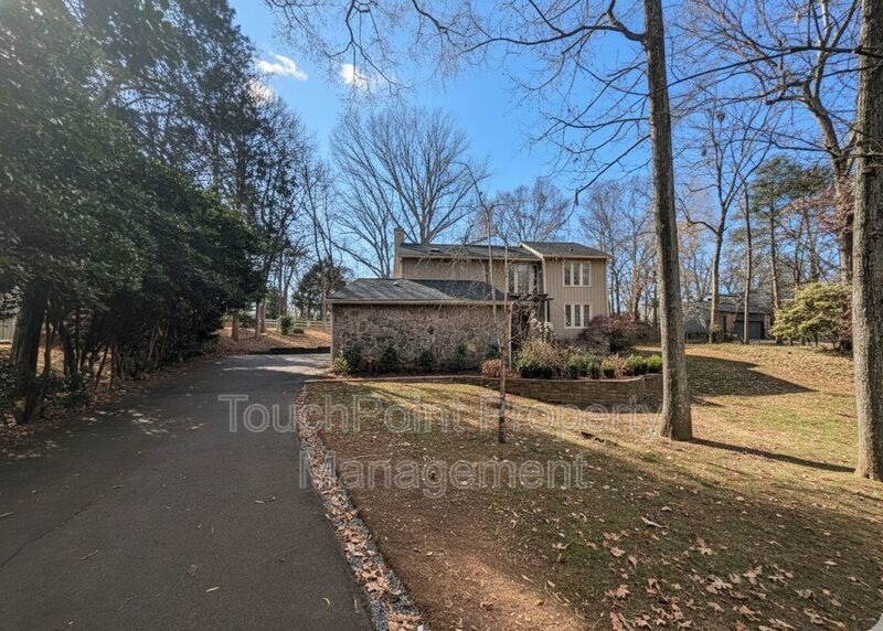 Charming 4 bedroom, 2.5 bath home located in the Raintree Community! property image