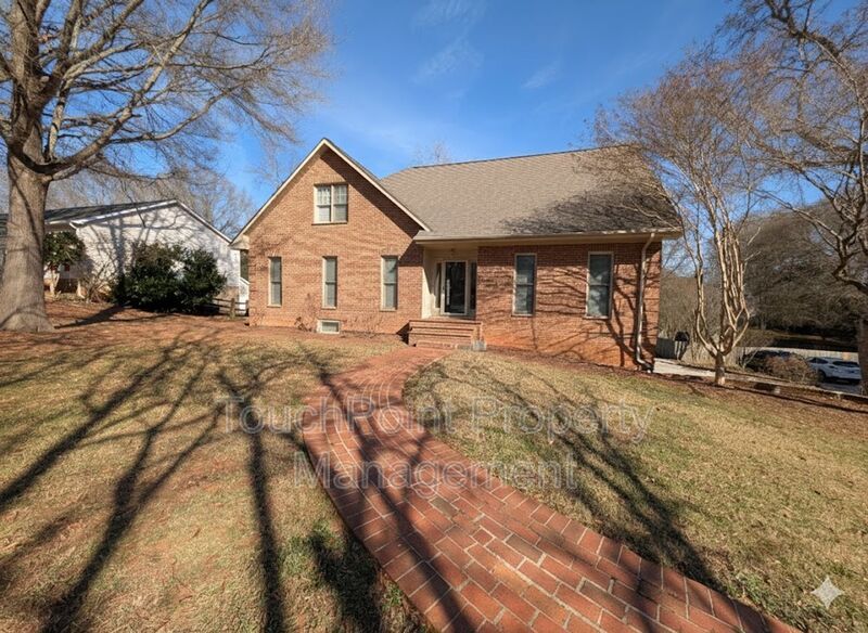 Gorgeous Brick 4 bedroom, 4 bathroom home located in the Farmwood community in Minthill! property image