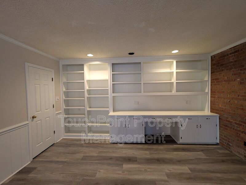 Gorgeous Brick 4 bedroom, 4 bathroom home located in the Farmwood community in Minthill! property image