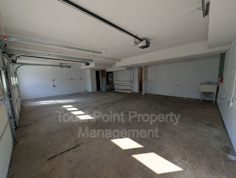 Gorgeous Brick 4 bedroom, 4 bathroom home located in the Farmwood community in Minthill! property image