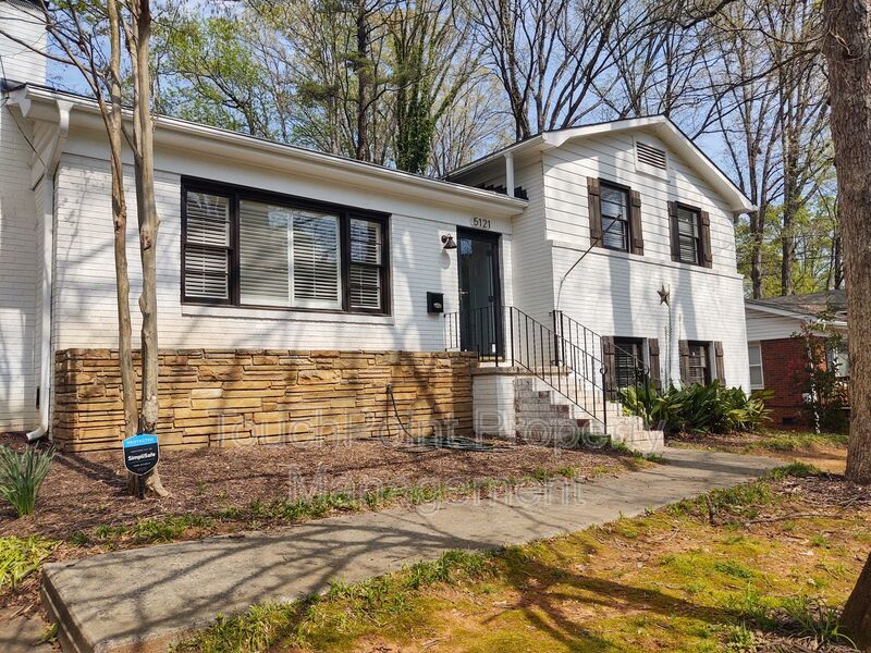 Beautifully renovated brick tri-level home located in the popular Amity Gardens! property image