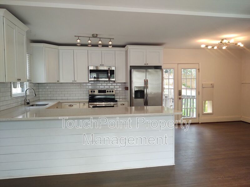 Beautifully renovated brick tri-level home located in the popular Amity Gardens! property image